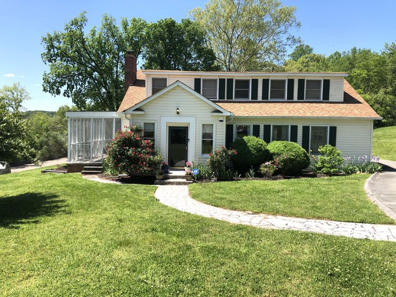4401 W Sunset Rd, Knoxville, TN 37914