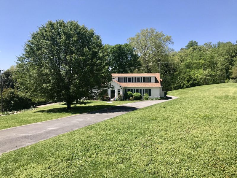 4401 W Sunset Rd, Knoxville, TN 37914