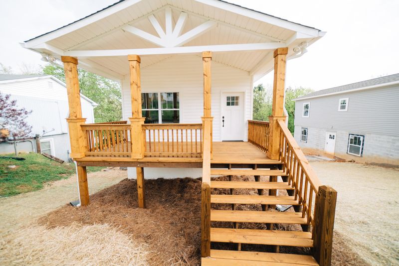 164 Chickamauga Ave, Knoxville, TN 37917