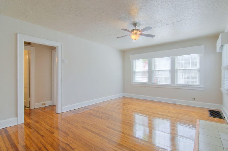 2422 Edgewood Ave, Knoxville, TN 37917