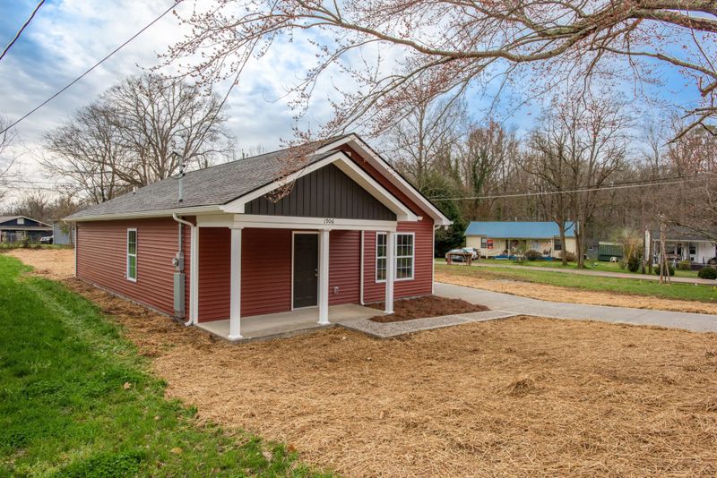 1906 Bernhurst Dr, Knoxville, TN 37918