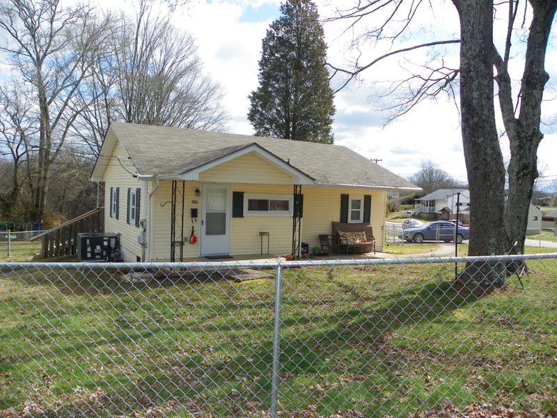 186 Johnson Rd, Oak Ridge, TN 37830