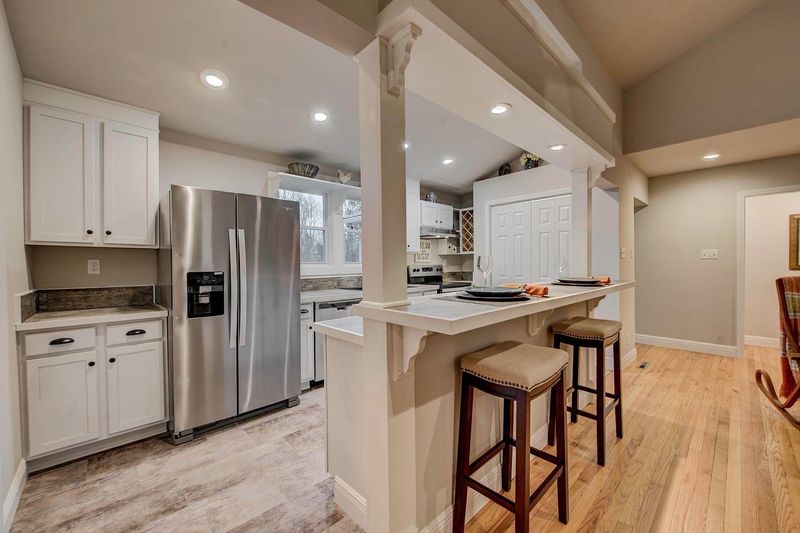 513 Delaware Ave, Oak Ridge, TN 37830