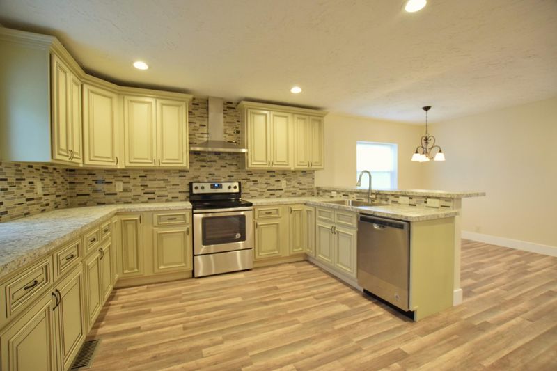 102 Euclid Cir, Oak Ridge, TN 37830