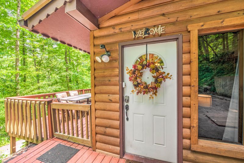 325 Sugar Mountain Way, Sevierville, TN 37863