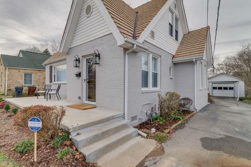2927 Clearview St, Knoxville, TN 37917