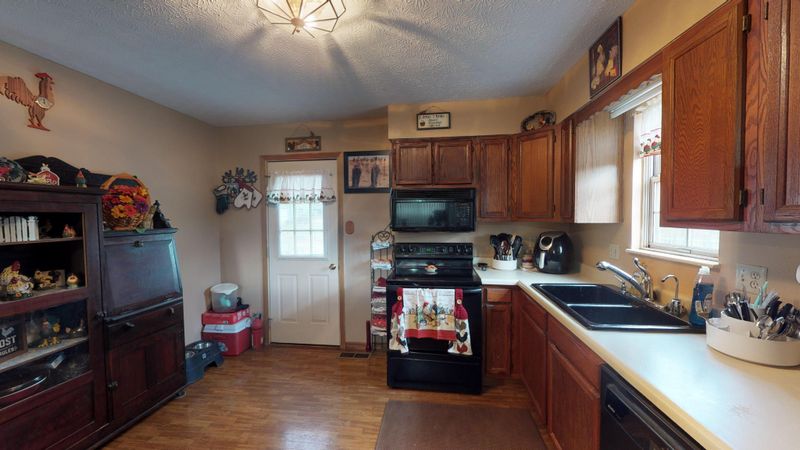 7332 Oak Leaf Rd, Knoxville, TN 37918