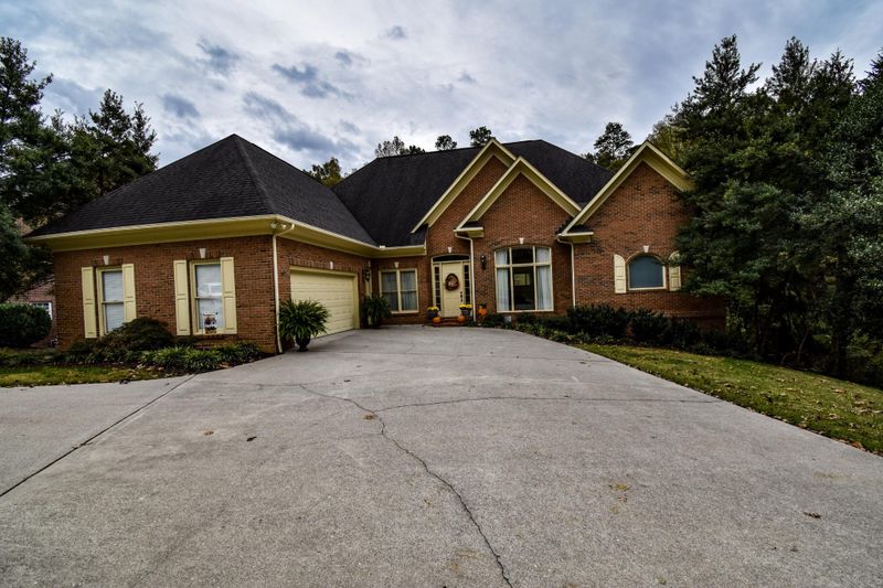 10 Rivers Run Blvd, Oak Ridge, TN 37830