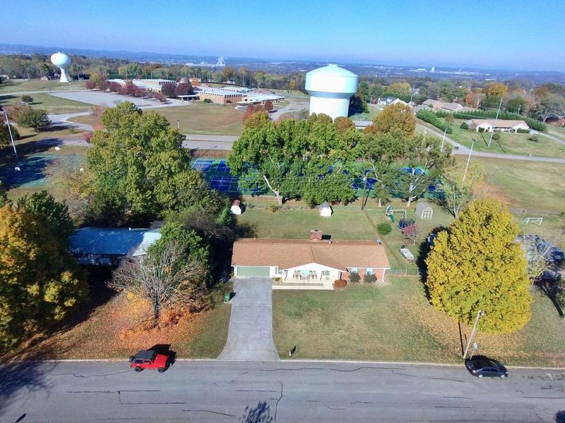 2017 Eckles Dr, Maryville, TN 37804