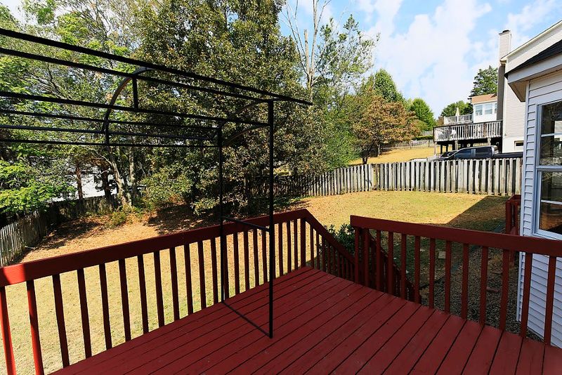 1209 Folkstone Pl, Knoxville, TN 37931