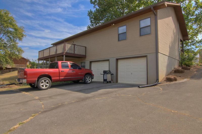 115 E Dogwood Ln, Lenoir City, TN 37772