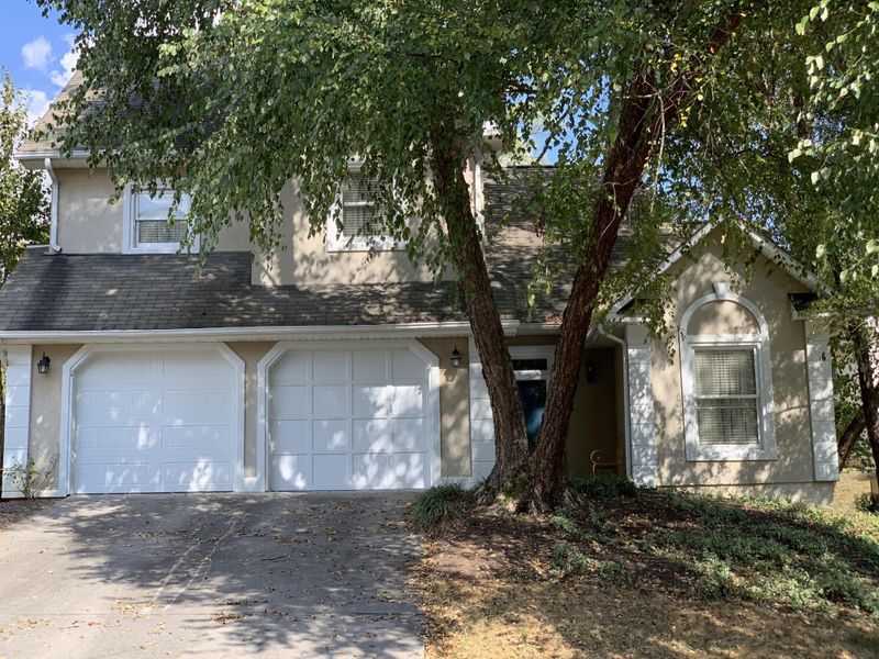 8610 Cypress Lake Dr, Knoxville, TN 37923
