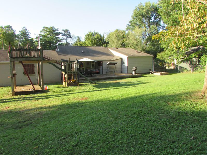 4402 Greendale Rd, Knoxville, TN 37918