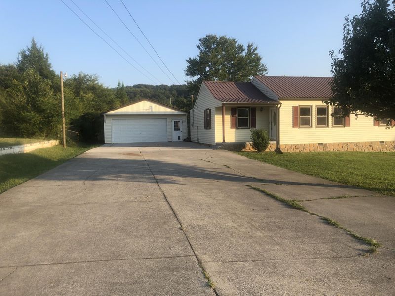 3320 Cunningham Rd, Knoxville, TN 37918
