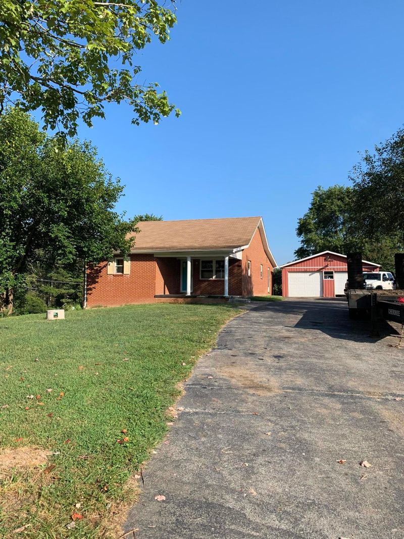 8705 Oaks Rd, Knoxville, TN 37938