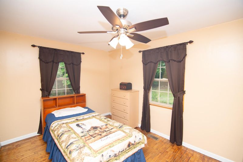 4129 Bart Giffin Rd, Maryville, TN 37803