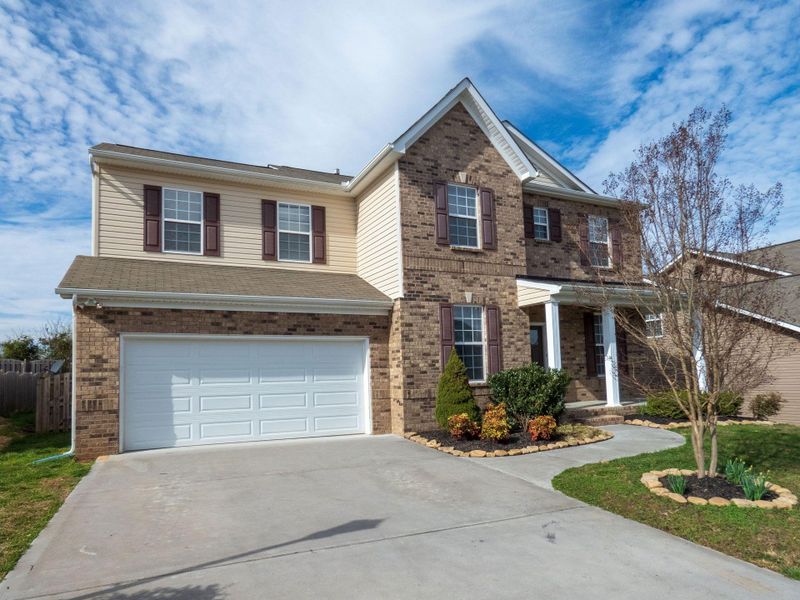 8823 Wavetree Dr, Knoxville, TN 37931