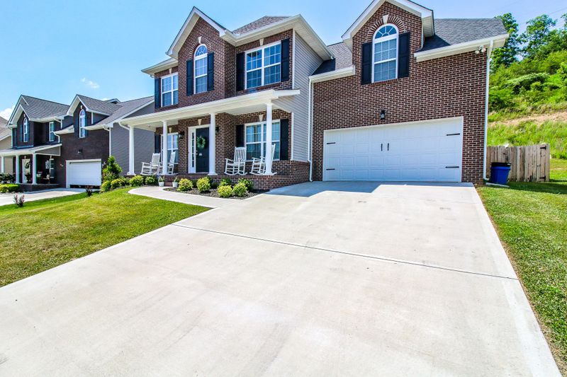 6127 Hollow View Ln, Knoxville, TN 37924