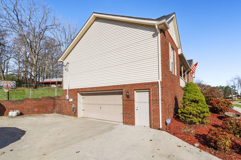 7823 Hill Rd, Knoxville, TN 37938