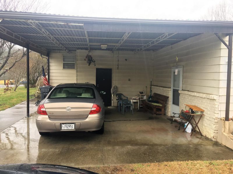 1908 Bradshaw Garden Rd, Knoxville, TN 37912