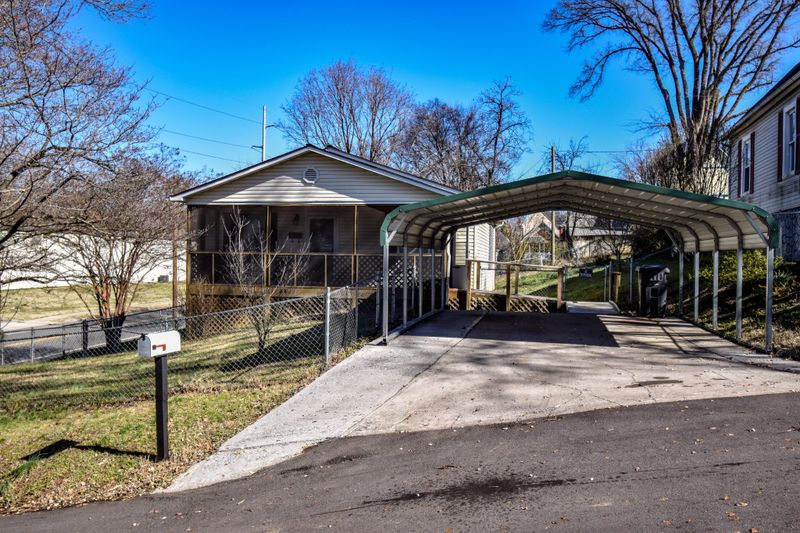 1434 Mcmillan St, Knoxville, TN 37917
