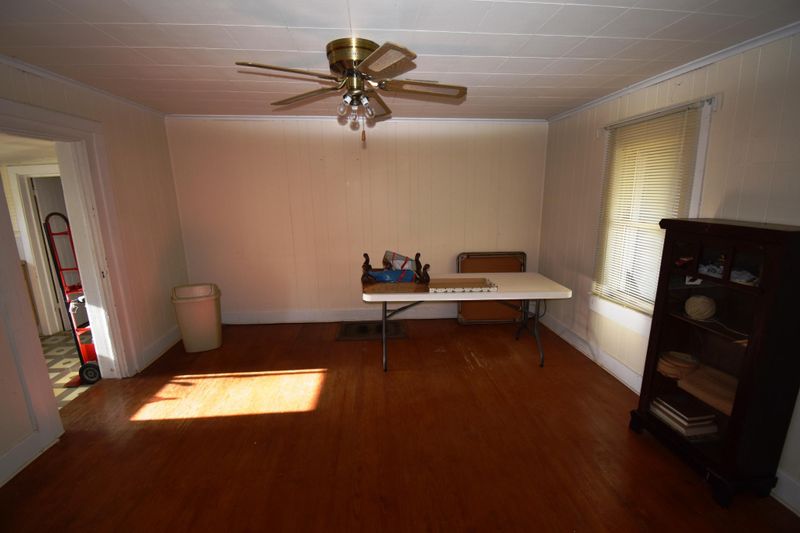 6814 Pine Grove Rd, Knoxville, TN 37914