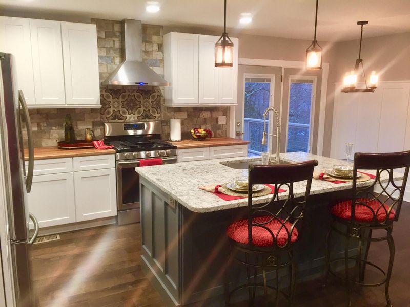 5908 Nottingham Rd, Knoxville, TN 37918