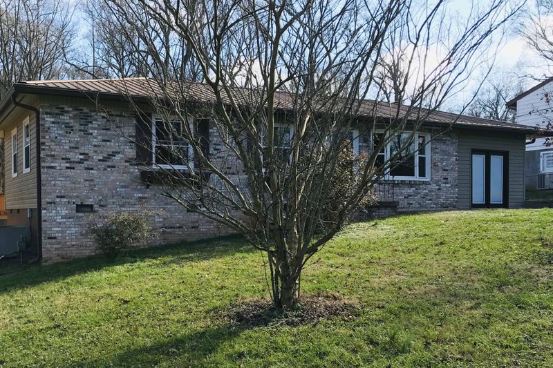 3210 Gilbert Ln, Knoxville, TN 37920