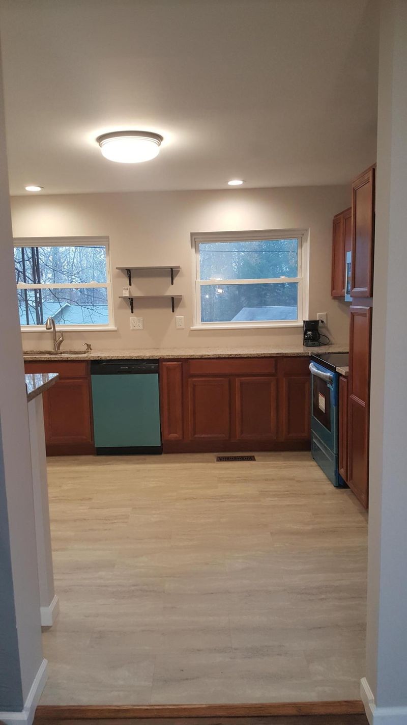 106 Darwin Ln, Oak Ridge, TN 37830