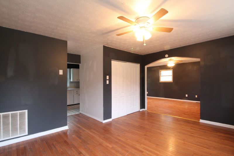 6021 Atkins Rd, Knoxville, TN 37918