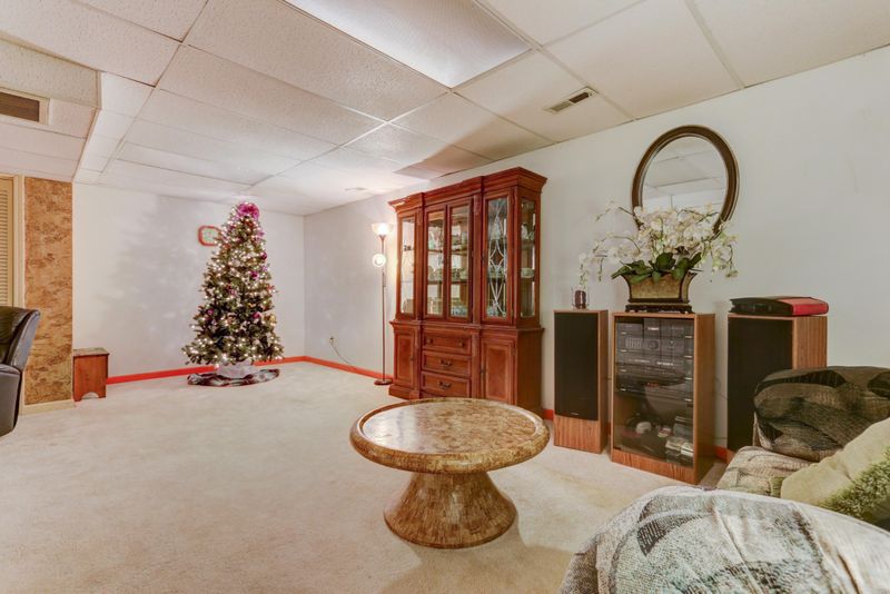 1412 Blue Forest Ln, Maryville, TN 37803