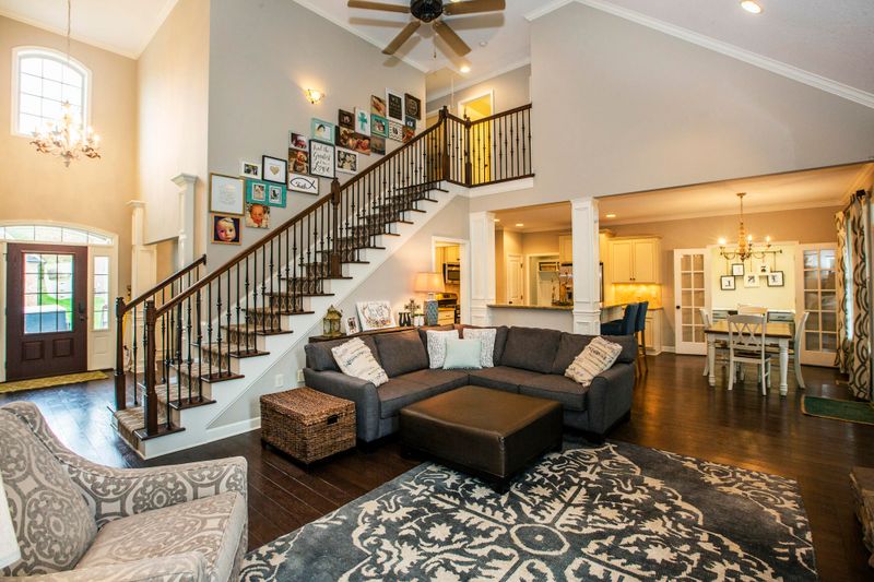 1330 Woodland Ridge Ln, Knoxville, TN 37919