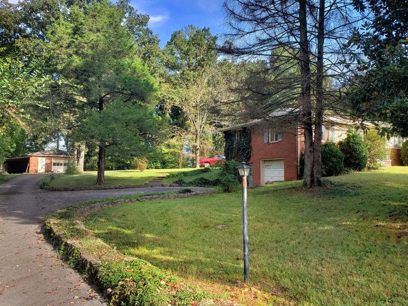 4130 Harrison Ln, Lenoir City, TN 37772