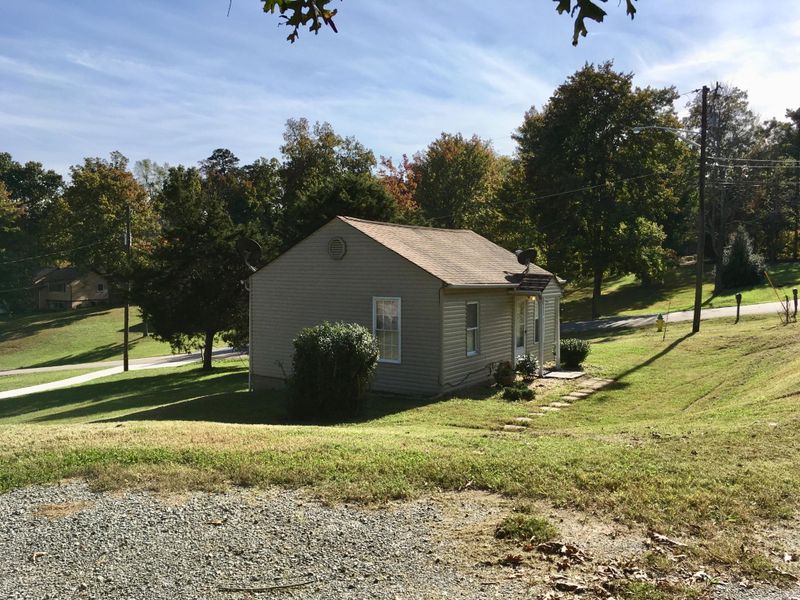 6016 Blossom Rd, Knoxville, TN 37912