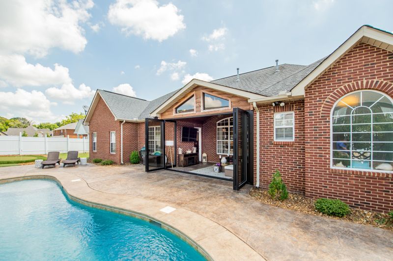 4505 Mount Mabry Ln, Knoxville, TN 37938