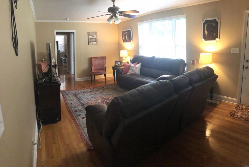 4208 Mockingbird Ln, Knoxville, TN 37918