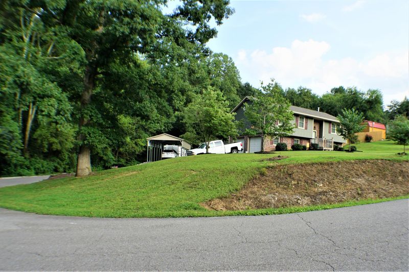 7848 Mcmillan Rd, Knoxville, TN 37914