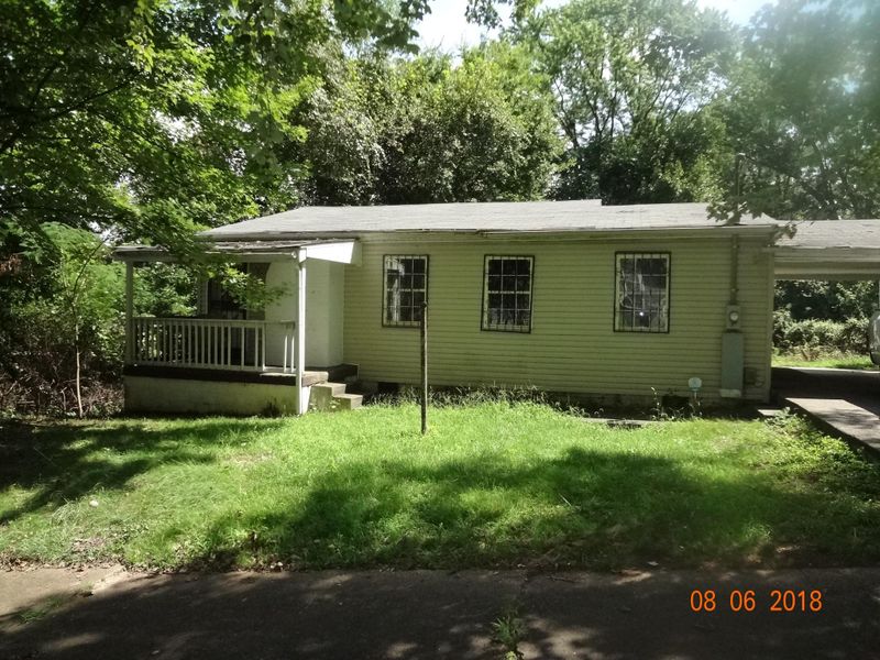 404 Surrey Rd, Knoxville, TN 37915
