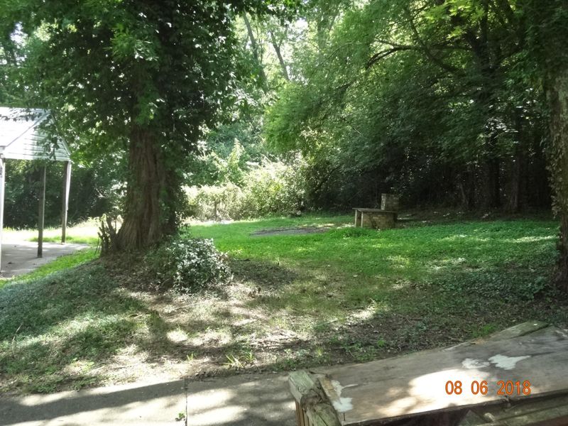 404 Surrey Rd, Knoxville, TN 37915