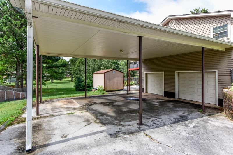 7113 Fontis Dr, Knoxville, TN 37918