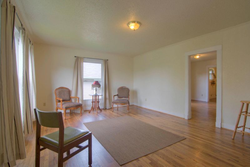 1823 E Glenwood Ave, Knoxville, TN 37917