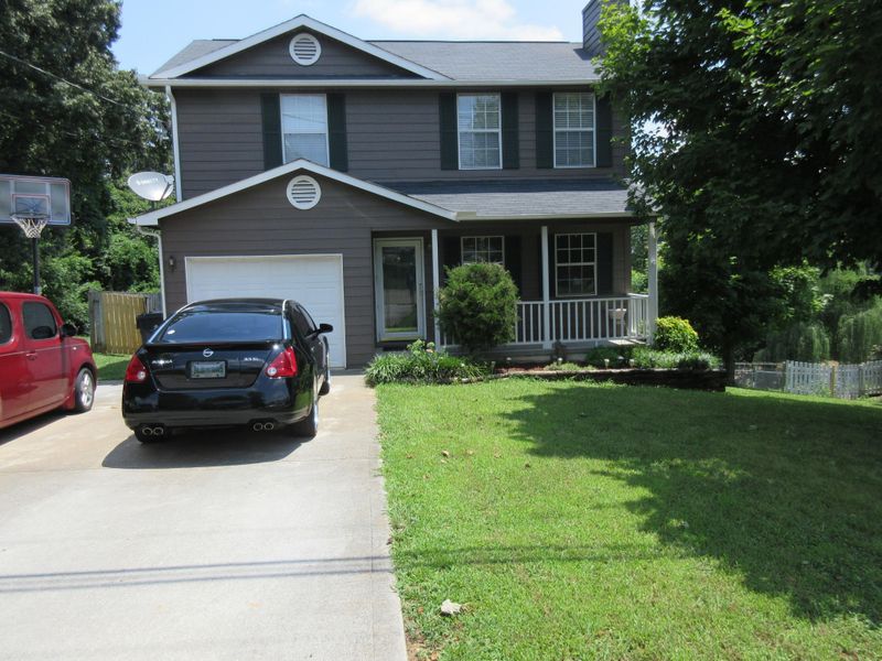 2500 Crestpark Rd, Knoxville, TN 37912