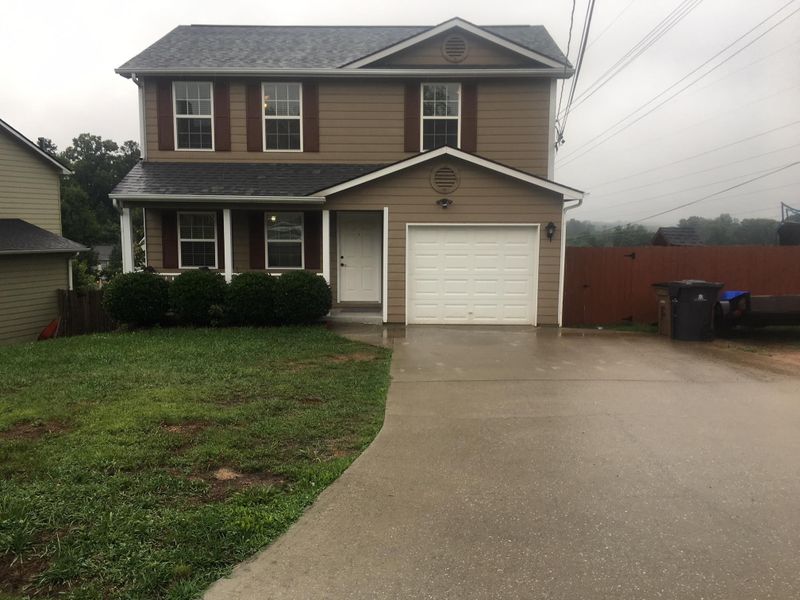 2367 Wadsworth Dr, Knoxville, TN 37921