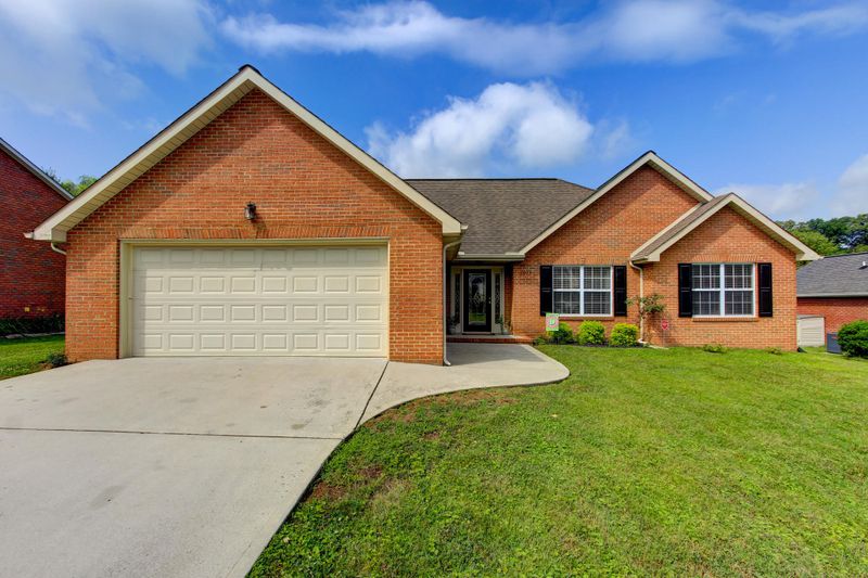 7033 Ghiradelli Rd, Knoxville, TN 37918