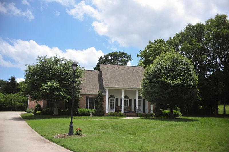 4900 Justin Dr, Knoxville, TN 37918