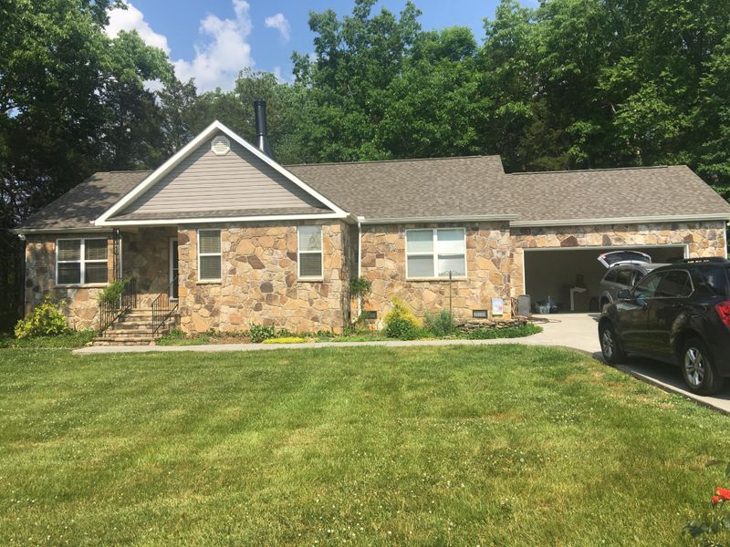 8222 Broken Rock Ln, Knoxville, TN 37924
