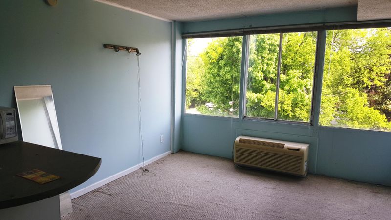1700 W Clinch Ave #414, Knoxville, TN 37916
