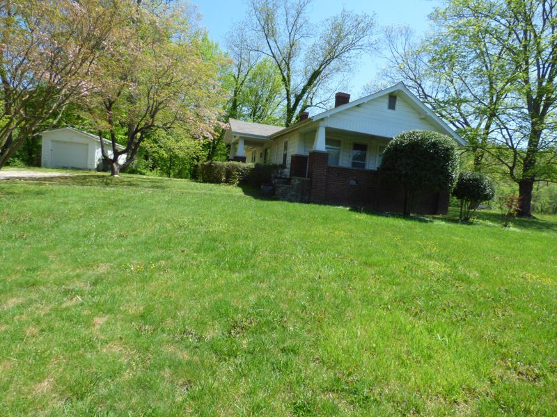 4628 Washington Pike, Knoxville, TN 37917