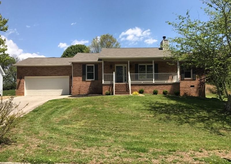 7628 Gracemont Blvd, Knoxville, TN 37938
