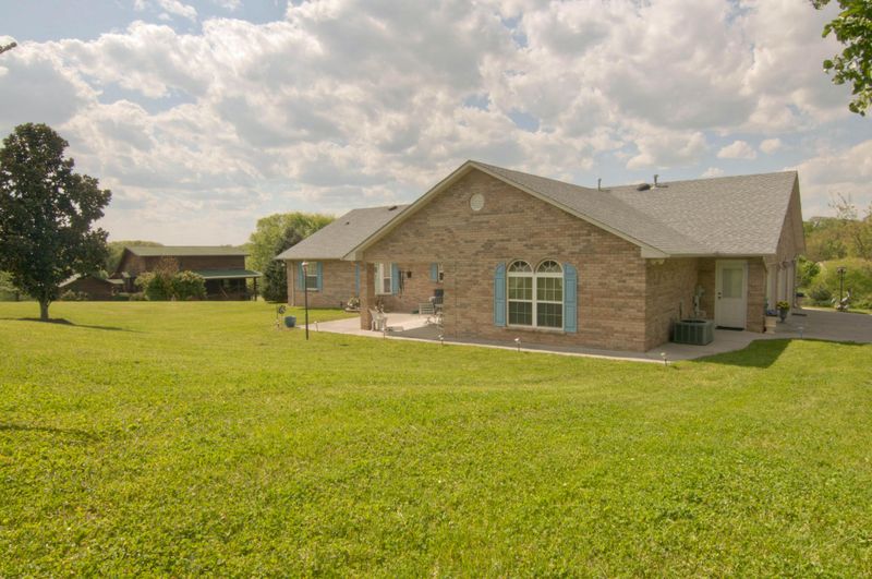 1233 Heartland Dr, Maryville, TN 37801